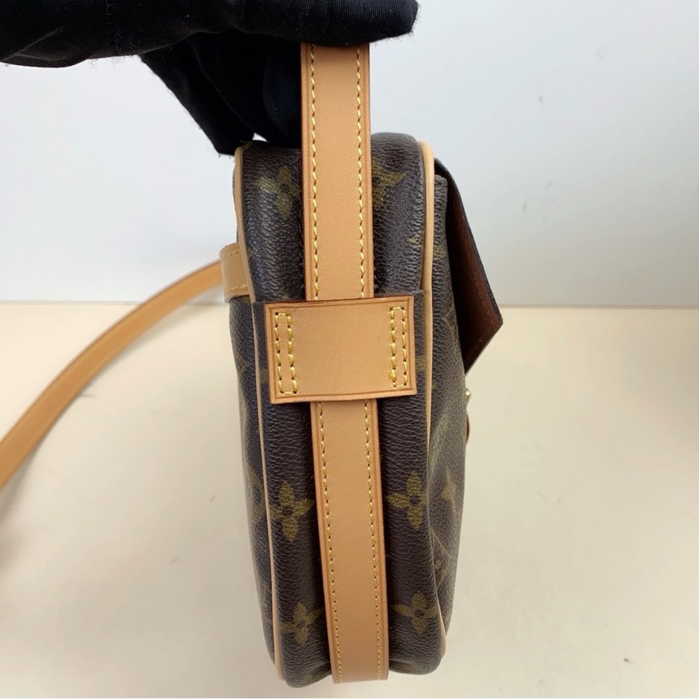 Louis Vuitton Bag - Picture 4 of 10